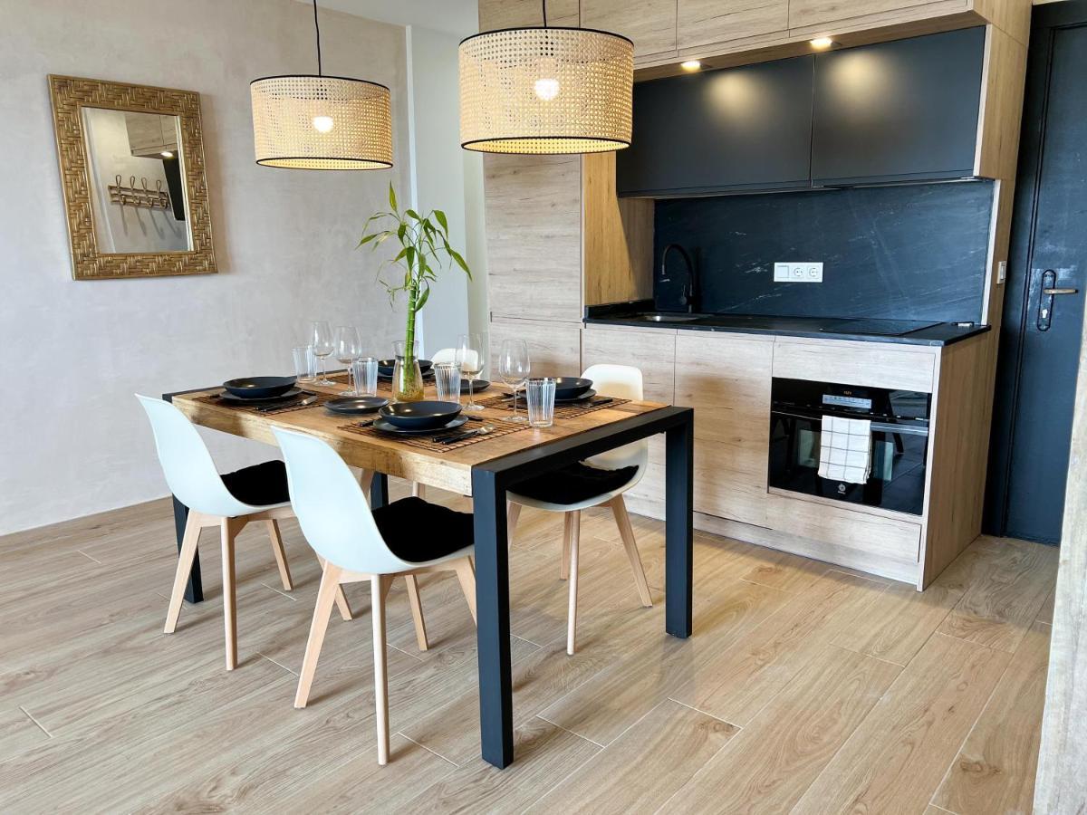 Apartment Cozy House - Beachfront, Stylish Deco *